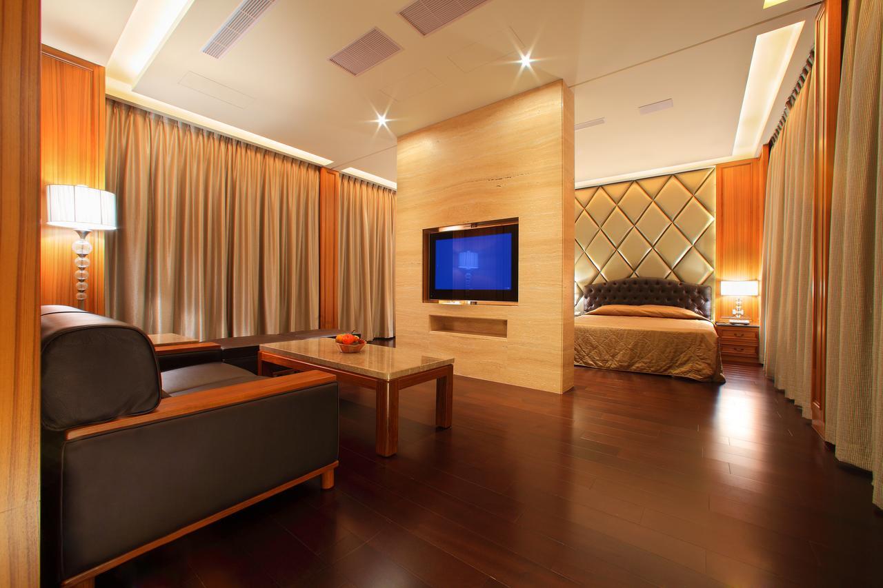 Spring Hotel Taichung Exterior foto