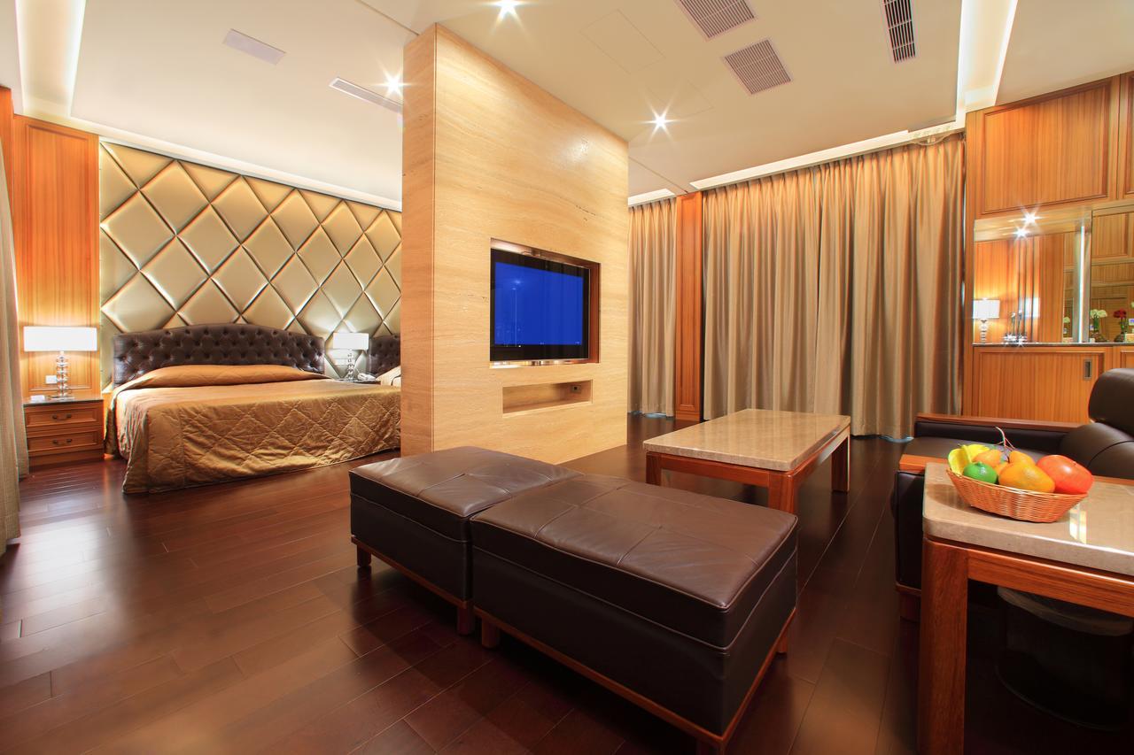 Spring Hotel Taichung Exterior foto