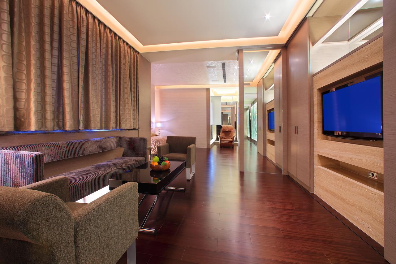 Spring Hotel Taichung Exterior foto