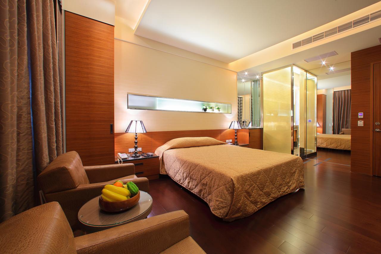 Spring Hotel Taichung Exterior foto